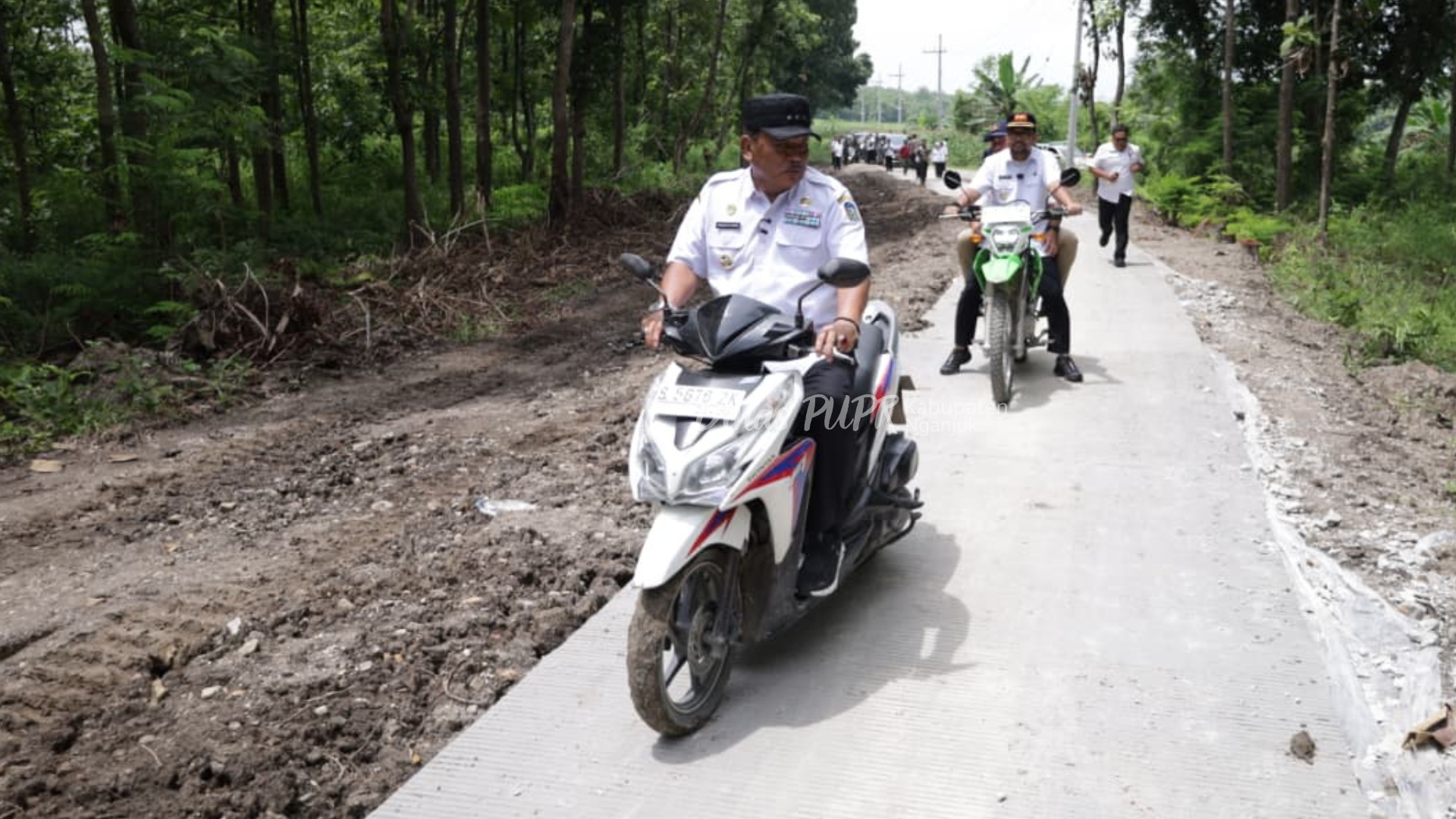 Gercep, Kang Marhaen dan Mas Handy Tinjau Jalan Tegal AB yang Kini Mulus Berbeton
