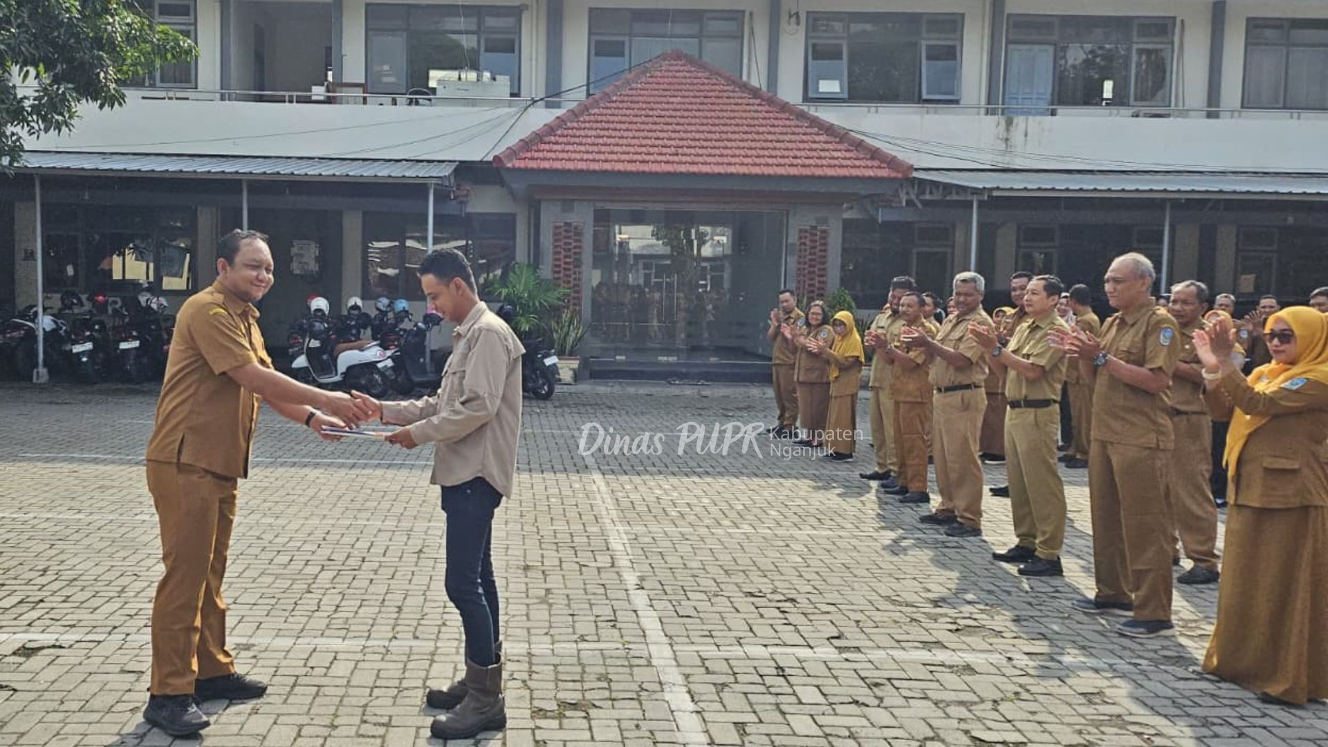 Sukses Raih Juara 1 Lomba KTKK Tingkat Regional Wilayah IV, Plt. Kadis PUPR Beri Apresiasi untuk Arif