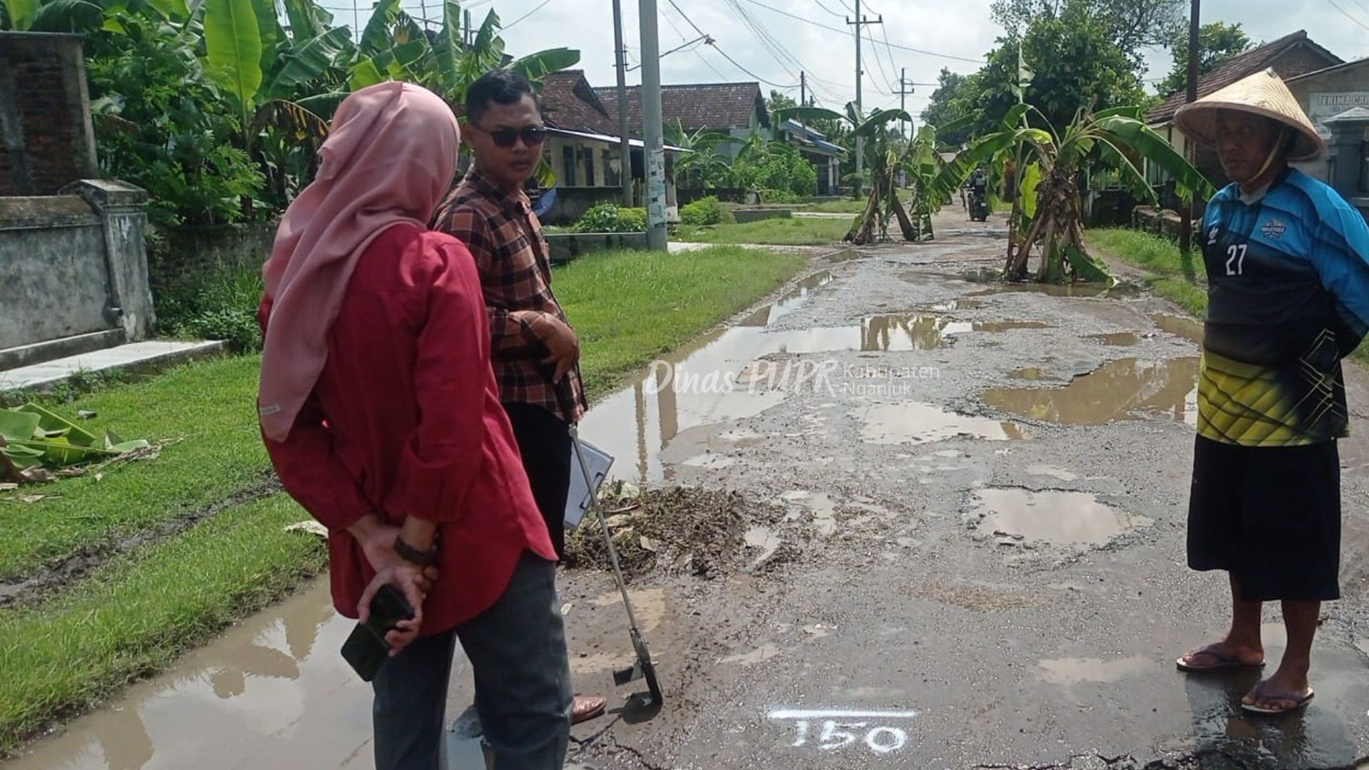 Tak Tunggu Lama, Jalan Rusak dan Drainase di Miren Diukur dan Siap Diperbaiki