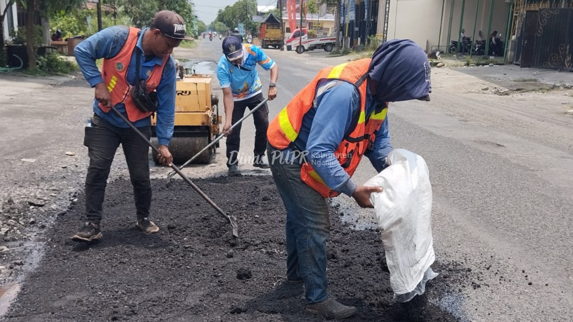 Aksi Sigap Tim URCPJJ Dinas PUPR Nganjuk, 8,5 Km Jalan Berlubang Tertangani Cepat dan Tepat