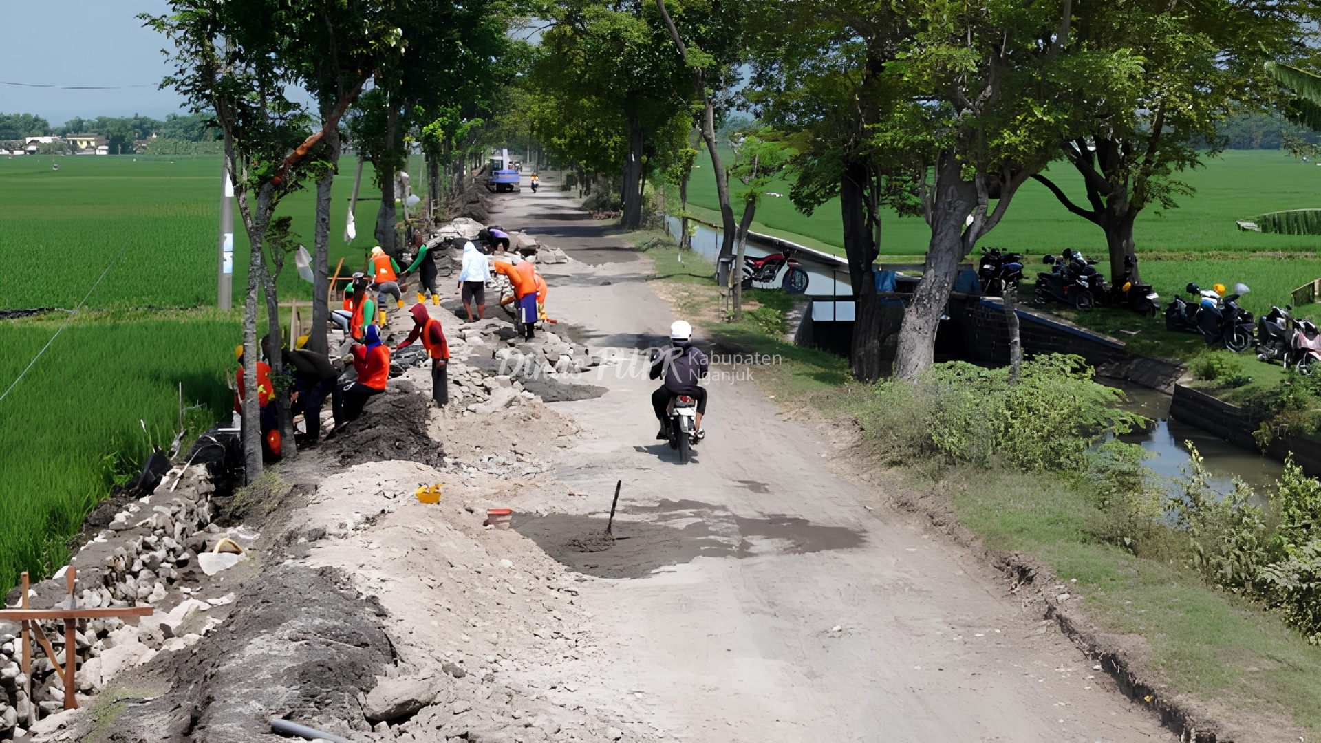 Pengerjaan Tahap Awal Jalan Kecubung Pace - Sukomoro Dimulai, Pengguna Jalan Dihimbau Berhati-hati