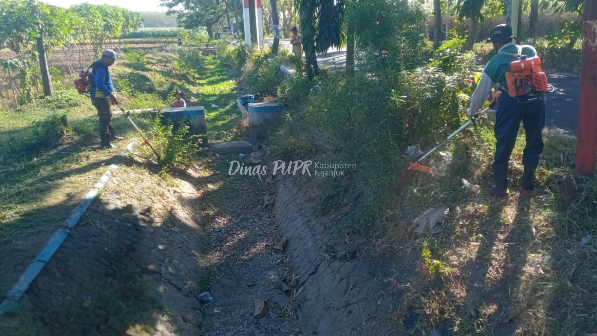 Menjaga Aliran, Menguatkan Pertanian: PUPR Nganjuk Rawat Irigasi Kedunggerit
