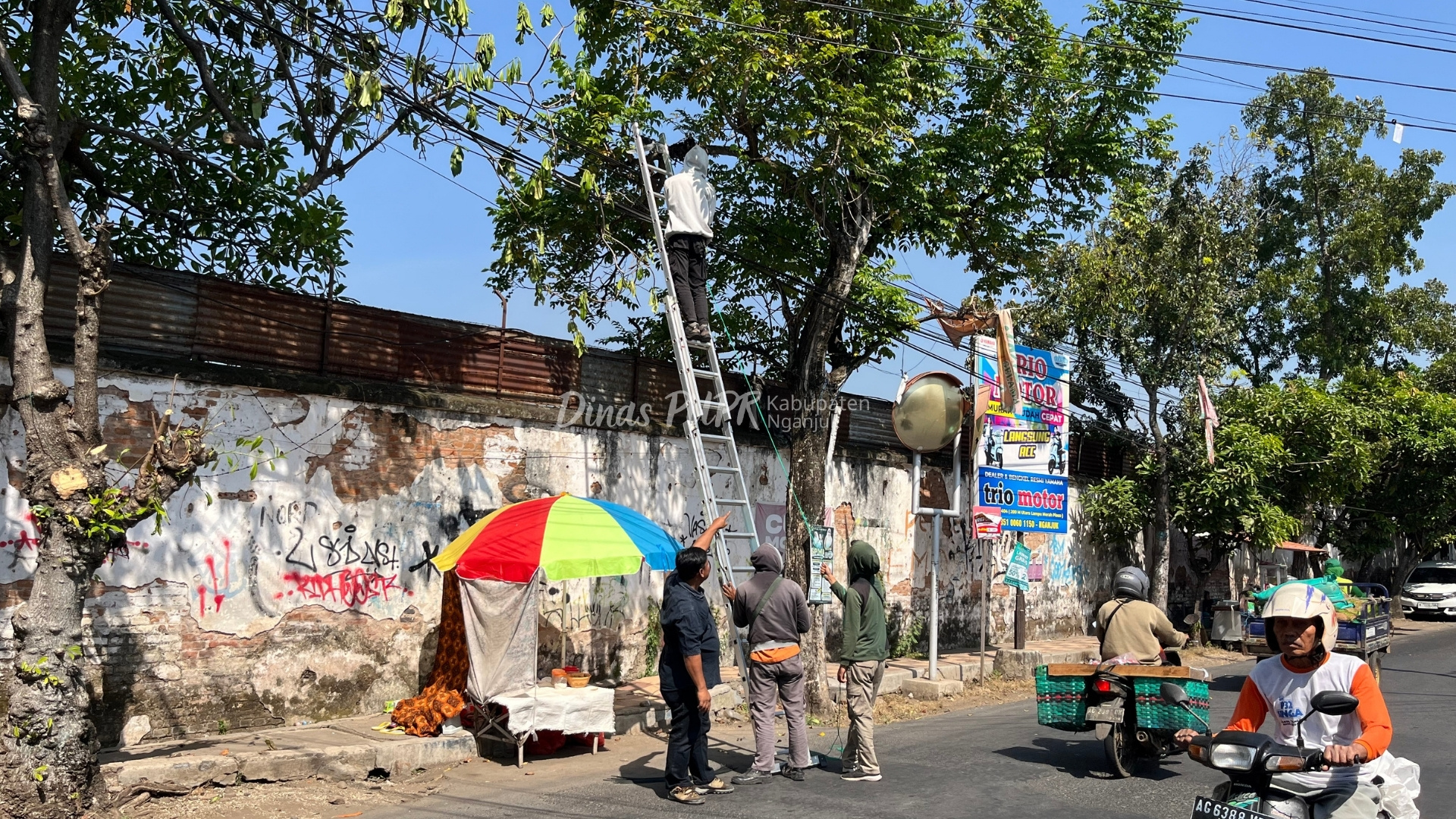 Pemkab Nganjuk Bersama 16 ISP Lanjutkan Penertiban Tiang dan Kabel Jaringan Fiber Optik
