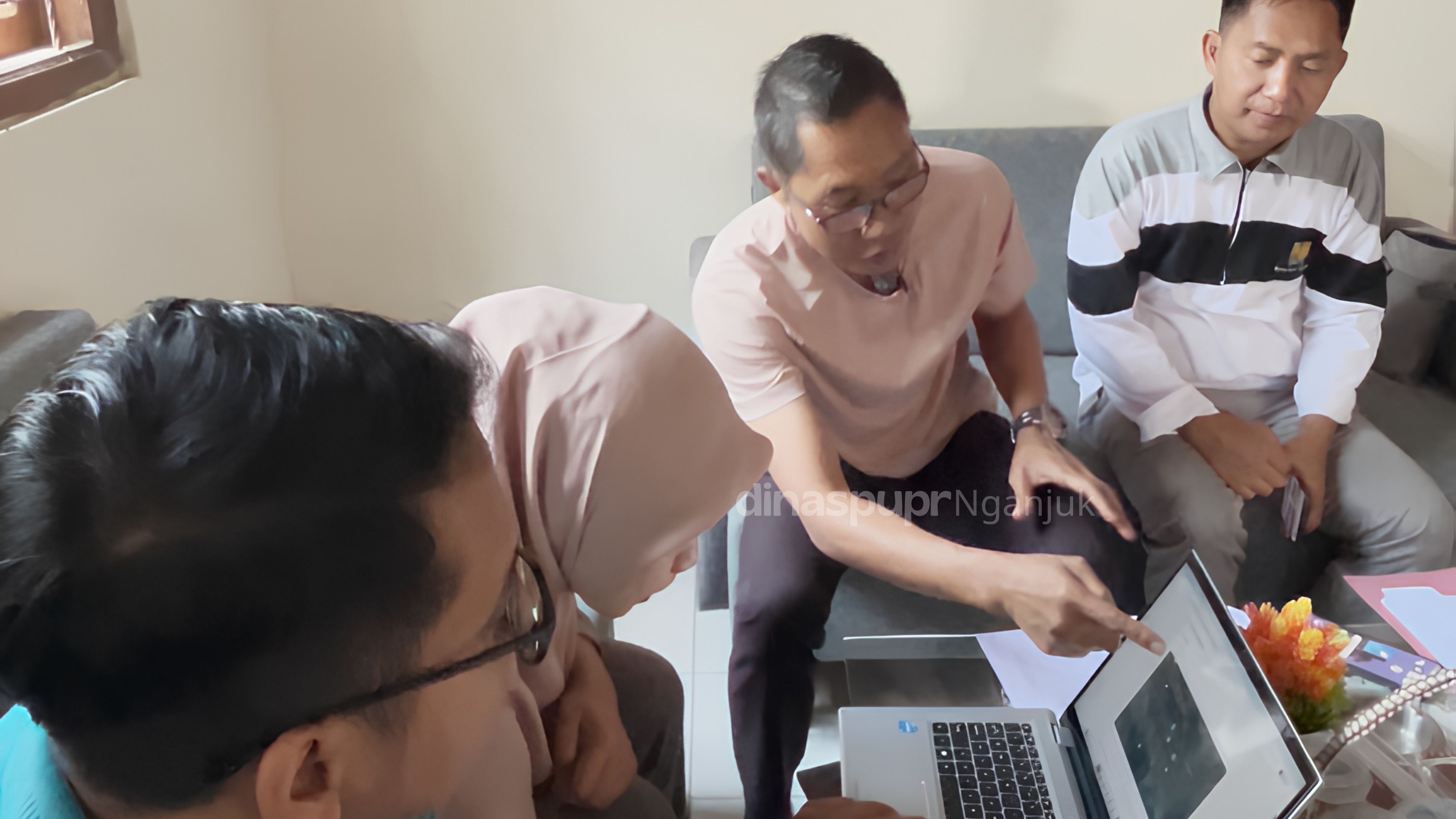 Jemput Bola, Dinas PUPR Nganjuk Dampingi Kelurahan Kapas Manfaatkan Layanan Sippon